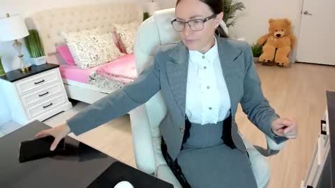 Ukrainian-woman online show from October 19, 1:45 pm