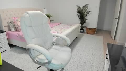 Ukrainian-woman online show from July 8, 11:26 am