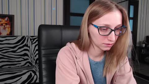 Snapshot of vikaericka chatting on February 28, 6:32 am Vika online show from February 28, 6:32 am