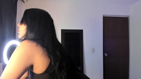 Snapshot of vikgomez chatting on February 21, 3:07 am Vikgomez online show from February 21, 3:07 am