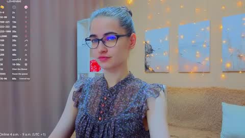 vikiberry online show from March 30, 3:07 am