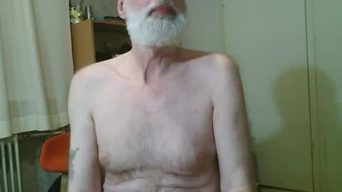 Snapshot of viking_n_mermaid chatting on May 30, 9:01 pm viking_n_mermaid online show from May 30, 9:01 pm