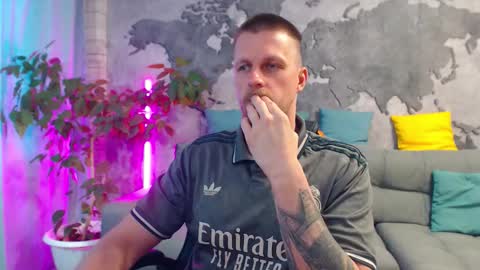 vikingchrisss online show from June 6, 10:42 am