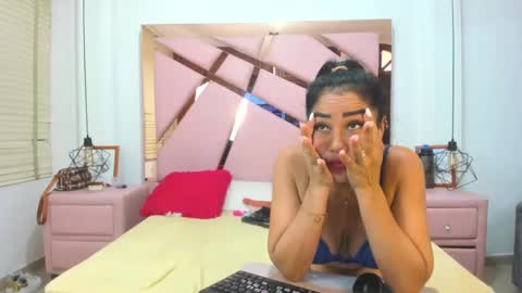 vikiTomson online show from February 6, 5:19 pm