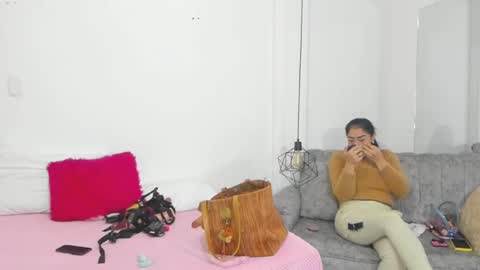 vikiTomson online show from February 20, 12:36 pm