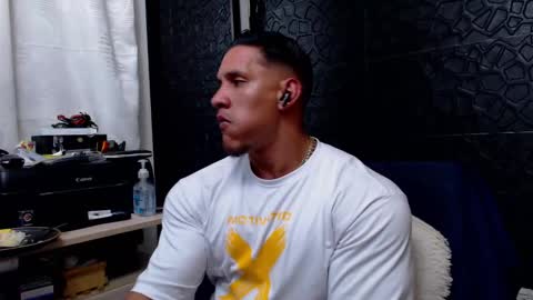 Viktor Herrera online show from February 6, 2:44 am