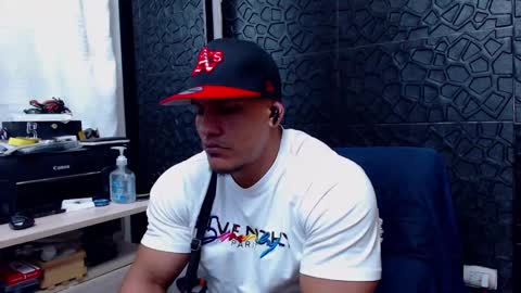 Viktor Herrera online show from February 9, 1:55 am