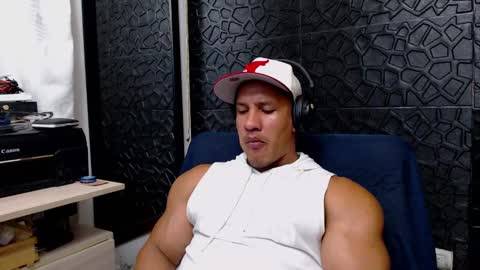 Viktor Herrera online show from February 28, 12:43 am