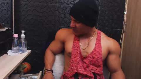 Viktor Herrera online show from November 10, 12:15 pm