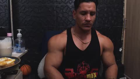 Viktor Herrera online show from November 11, 2:11 am