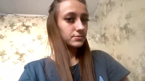 Snapshot of viktoria9898 chatting on December 20, 8:38 am Sweett online show from December 20, 8:38 am