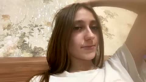 Snapshot of viktoria9898 chatting on January 4, 12:48 am Sweett online show from January 4, 12:48 am