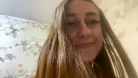 Snapshot of viktoria9898 chatting on January 15, 12:41 am Sweett online show from January 15, 12:41 am