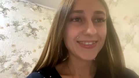 Snapshot of viktoria9898 chatting on January 26, 3:48 am Sweett online show from January 26, 3:48 am