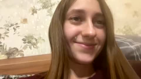 Snapshot of viktoria9898 chatting on February 3, 12:47 am Sweett online show from February 3, 12:47 am