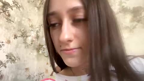 Snapshot of viktoria9898 chatting on February 19, 10:12 am Sweett online show from February 19, 10:12 am