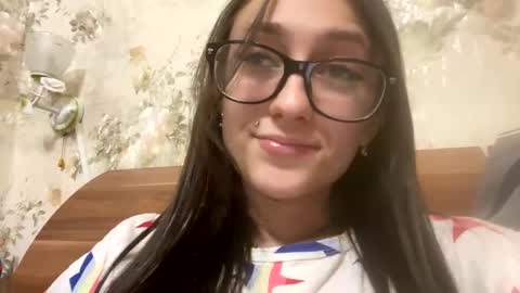 Snapshot of viktoria9898 chatting on February 20, 10:37 pm Sweett online show from February 20, 10:37 pm