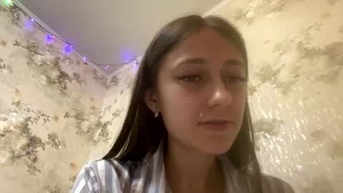 Snapshot of viktoria9898 chatting on March 8, 1:50 am Sweett online show from March 8, 1:50 am