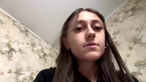 Snapshot of viktoria9898 chatting on March 12, 10:48 am Sweett online show from March 12, 10:48 am