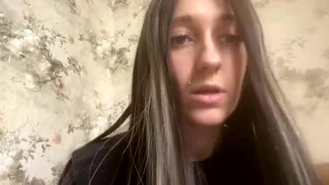 Snapshot of viktoria9898 chatting on September 30, 11:37 am Sweett online show from September 30, 11:37 am