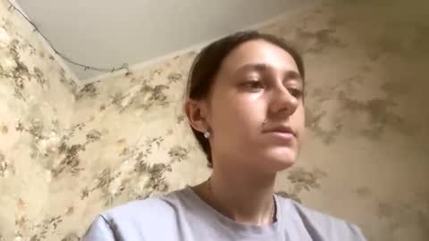 Snapshot of viktoria9898 chatting on October 13, 6:24 am Sweett online show from October 13, 6:24 am