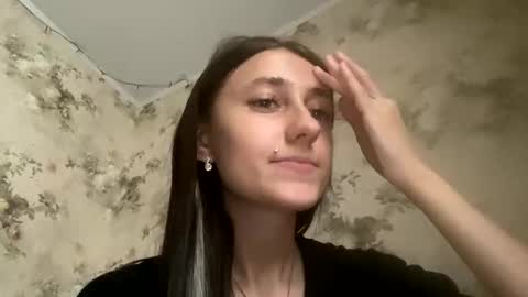 Snapshot of viktoria9898 chatting on October 14, 11:55 am Sweett online show from October 14, 11:55 am