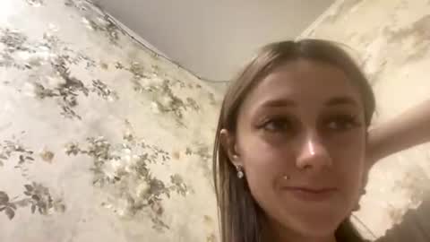 Snapshot of viktoria9898 chatting on June 30, 1:28 am Sweett online show from June 30, 1:28 am