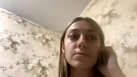Snapshot of viktoria9898 chatting on July 12, 10:23 pm Sweett online show from July 12, 10:23 pm