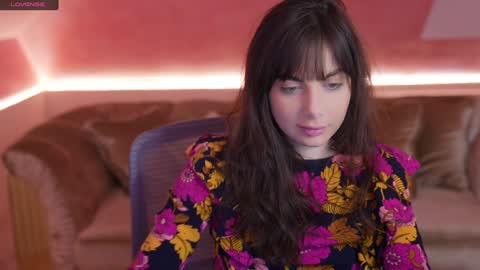 Snapshot of viktoria_storm chatting on December 4, 11:46 pm Alisa online show from December 4, 11:46 pm