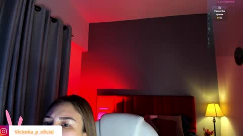 Snapshot of vikypetiteee chatting on April 27, 12:52 am Victoria online show from April 27, 12:52 am