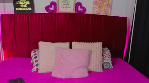viloet_sweet online show from June 26, 2:05 am