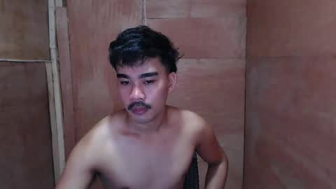 Snapshot of vin_17 chatting on February 10, 6:39 am Call me Marvin online show from February 10, 6:39 am