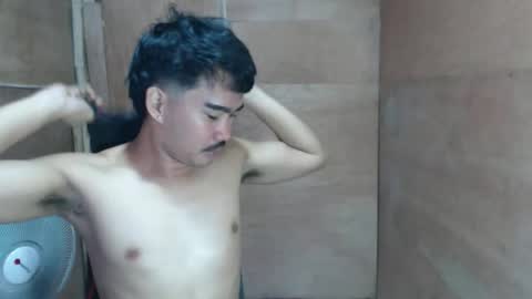 Snapshot of vin_17 chatting on February 12, 7:58 am Call me Marvin online show from February 12, 7:58 am