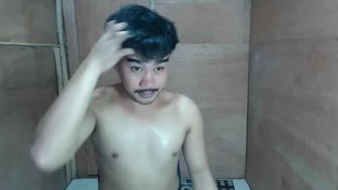 Snapshot of vin_17 chatting on February 17, 6:54 am Call me Marvin online show from February 17, 6:54 am