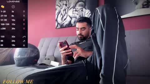 Snapshot of vince_colin chatting on June 4, 4:57 pm VINCE online show from June 4, 4:57 pm