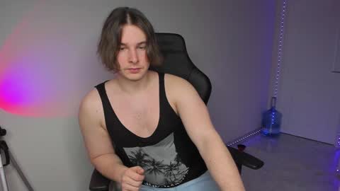 Snapshot of vincent__strong chatting on December 13, 1:44 pm Vincent Strong online show from December 13, 1:44 pm