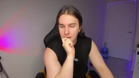 Snapshot of vincent__strong chatting on December 27, 12:12 pm Vincent Strong online show from December 27, 12:12 pm