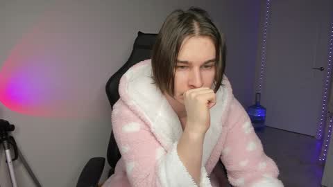 Snapshot of vincent__strong chatting on January 3, 1:14 pm Vincent Strong online show from January 3, 1:14 pm