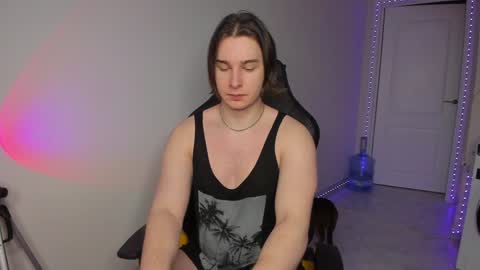 Snapshot of vincent__strong chatting on January 10, 6:31 am Vincent Strong online show from January 10, 6:31 am