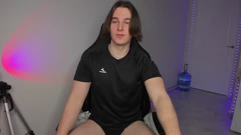 Snapshot of vincent__strong chatting on January 17, 1:24 pm Vincent Strong online show from January 17, 1:24 pm