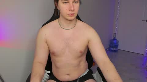 Snapshot of vincent__strong chatting on January 20, 6:53 am Vincent Strong online show from January 20, 6:53 am