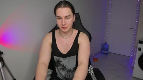 Snapshot of vincent__strong chatting on January 22, 2:14 pm Vincent Strong online show from January 22, 2:14 pm