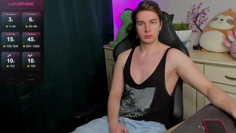 Snapshot of vincent__strong chatting on September 17, 8:16 am Vincent Strong online show from September 17, 8:16 am