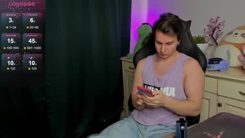 Snapshot of vincent__strong chatting on September 27, 12:10 pm Vincent Strong online show from September 27, 12:10 pm