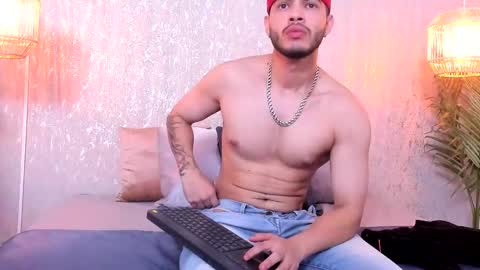 Vincent online show from September 18, 4:47 am