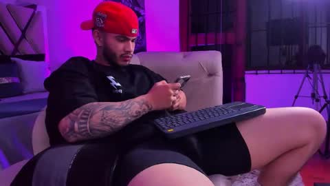 Vincent online show from November 21, 4:00 am