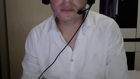 Snapshot of vincenthrt chatting on March 15, 11:22 pm vincenthrt online show from March 15, 11:22 pm