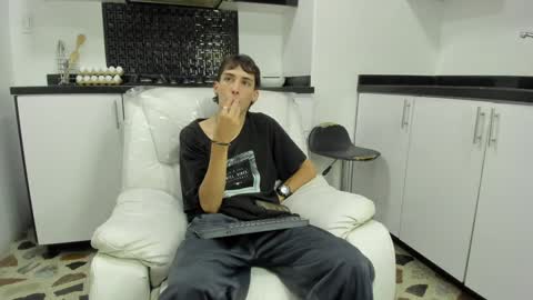 Vincent online show from December 8, 12:07 am