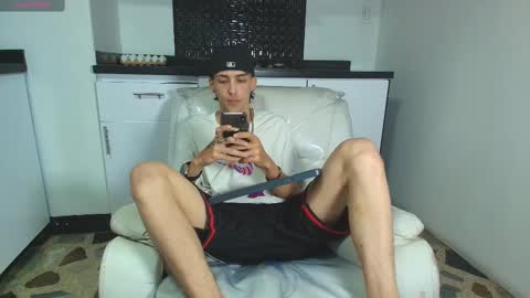 Snapshot of vincenthunter chatting on March 9, 11:46 pm Vincent online show from March 9, 11:46 pm