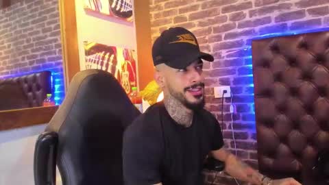 ---Vinzen--- online show from December 4, 5:17 am